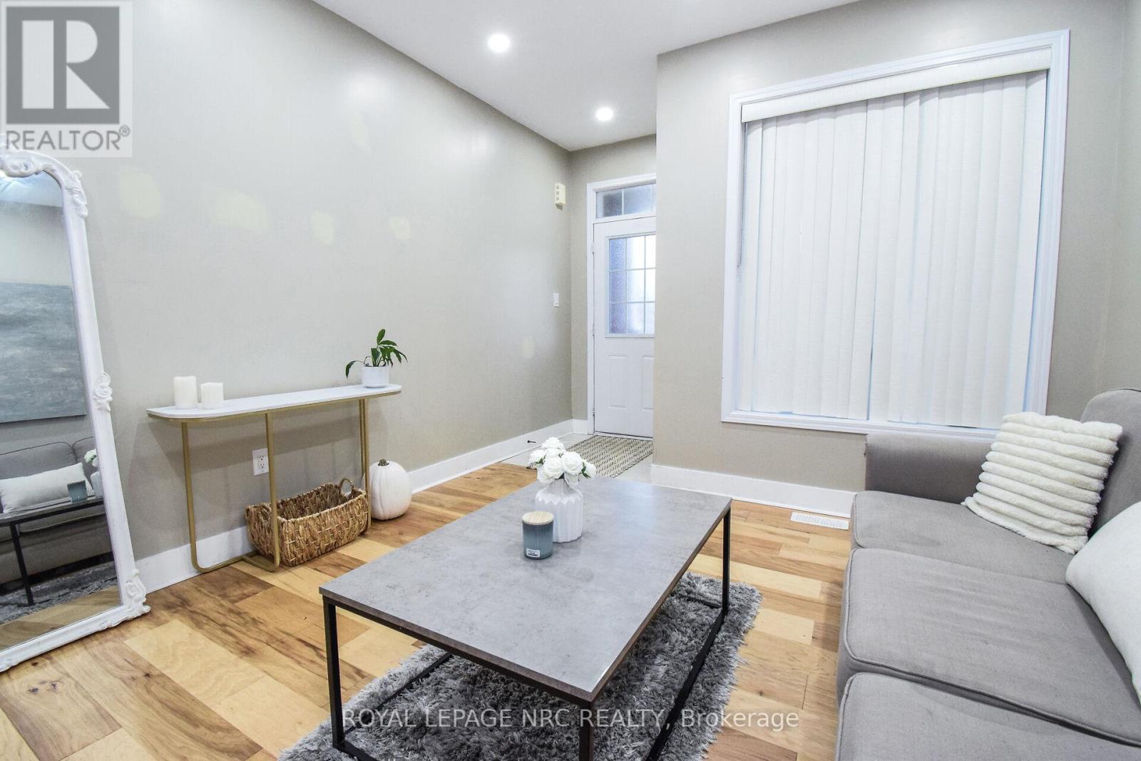 7794 Sassafras Trail, Niagara Falls, Ontario  L2H 0N5 - Photo 8 - X12475667