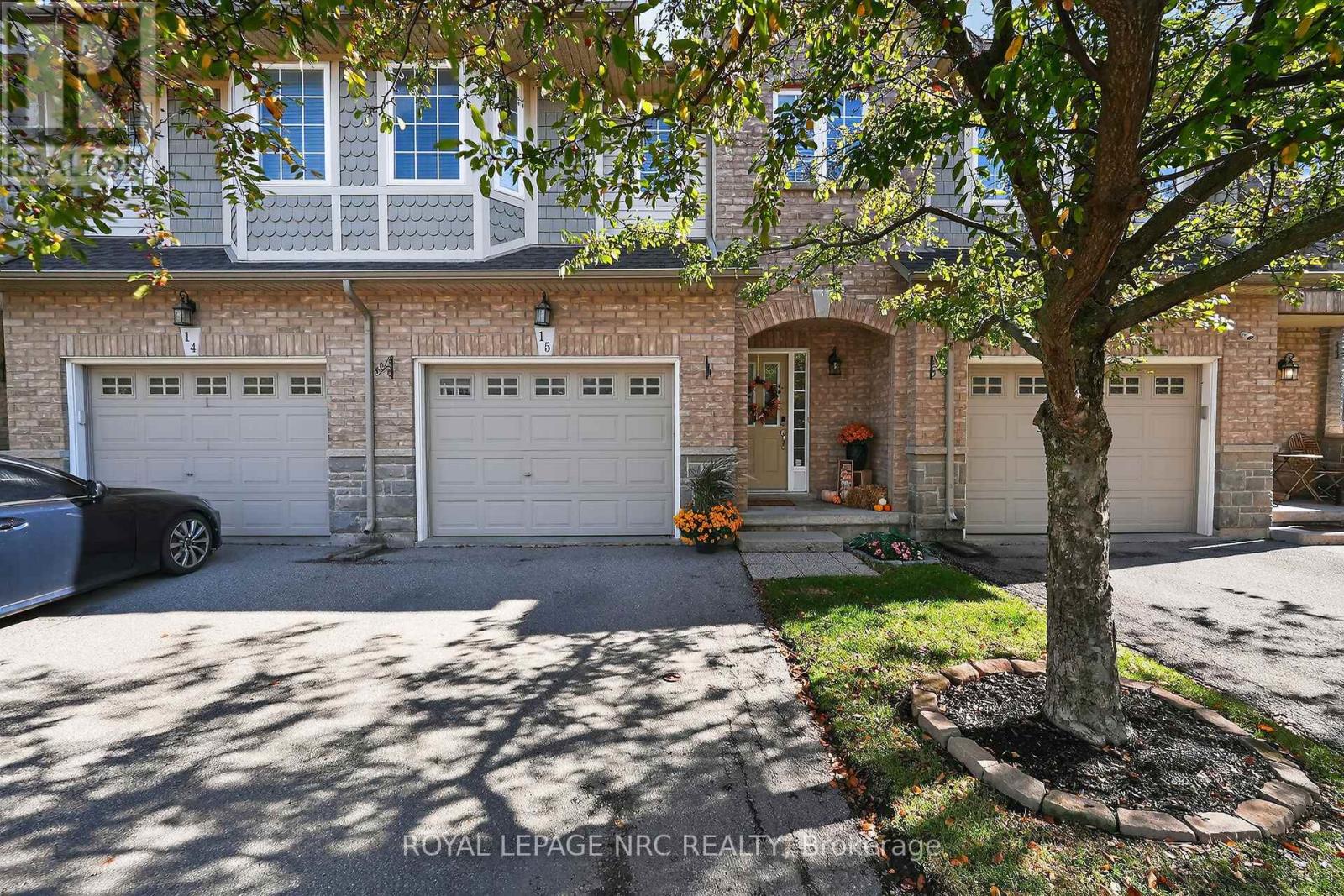 15 - 40 Dartmouth Gate, Hamilton, Ontario  L8E 0C4 - Photo 2 - X12475675