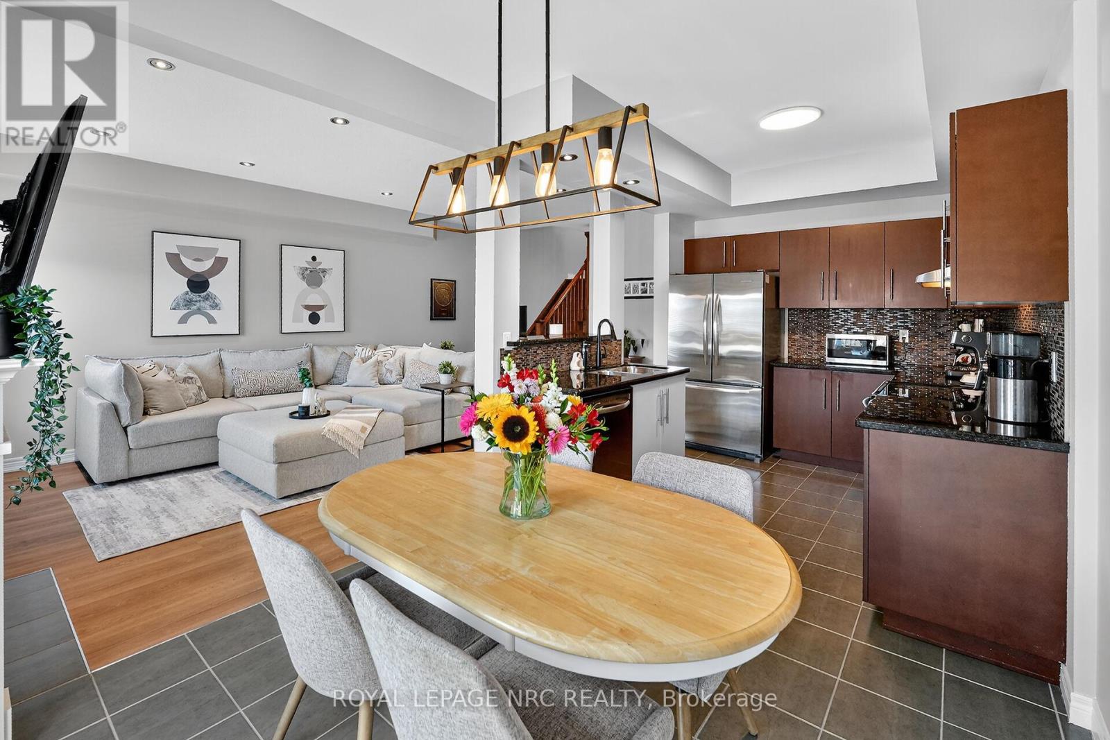 15 - 40 Dartmouth Gate, Hamilton, Ontario  L8E 0C4 - Photo 8 - X12475675