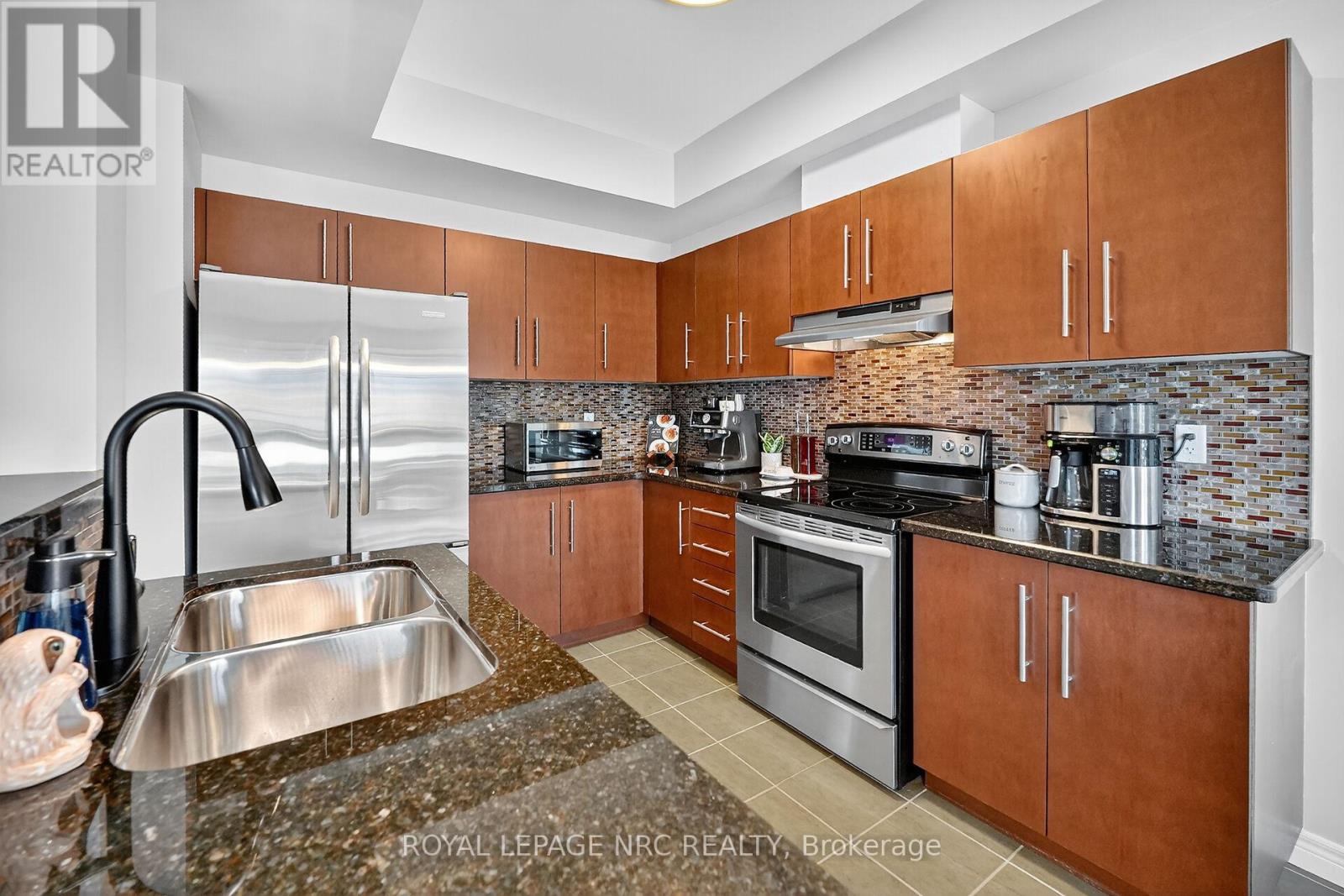 15 - 40 Dartmouth Gate, Hamilton, Ontario  L8E 0C4 - Photo 9 - X12475675