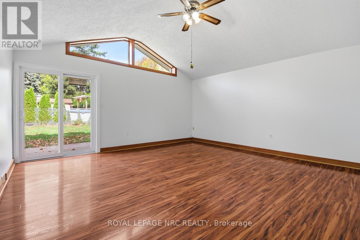 4448 Meadowvale Drive, Niagara Falls (Morrison), Ontario  L2E 5W9 - Photo 19 - X12475856