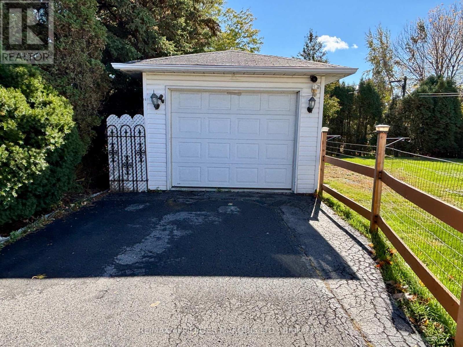 1007 Lasalle Road, Cornwall, Ontario  K6H 2W2 - Photo 3 - X12475662