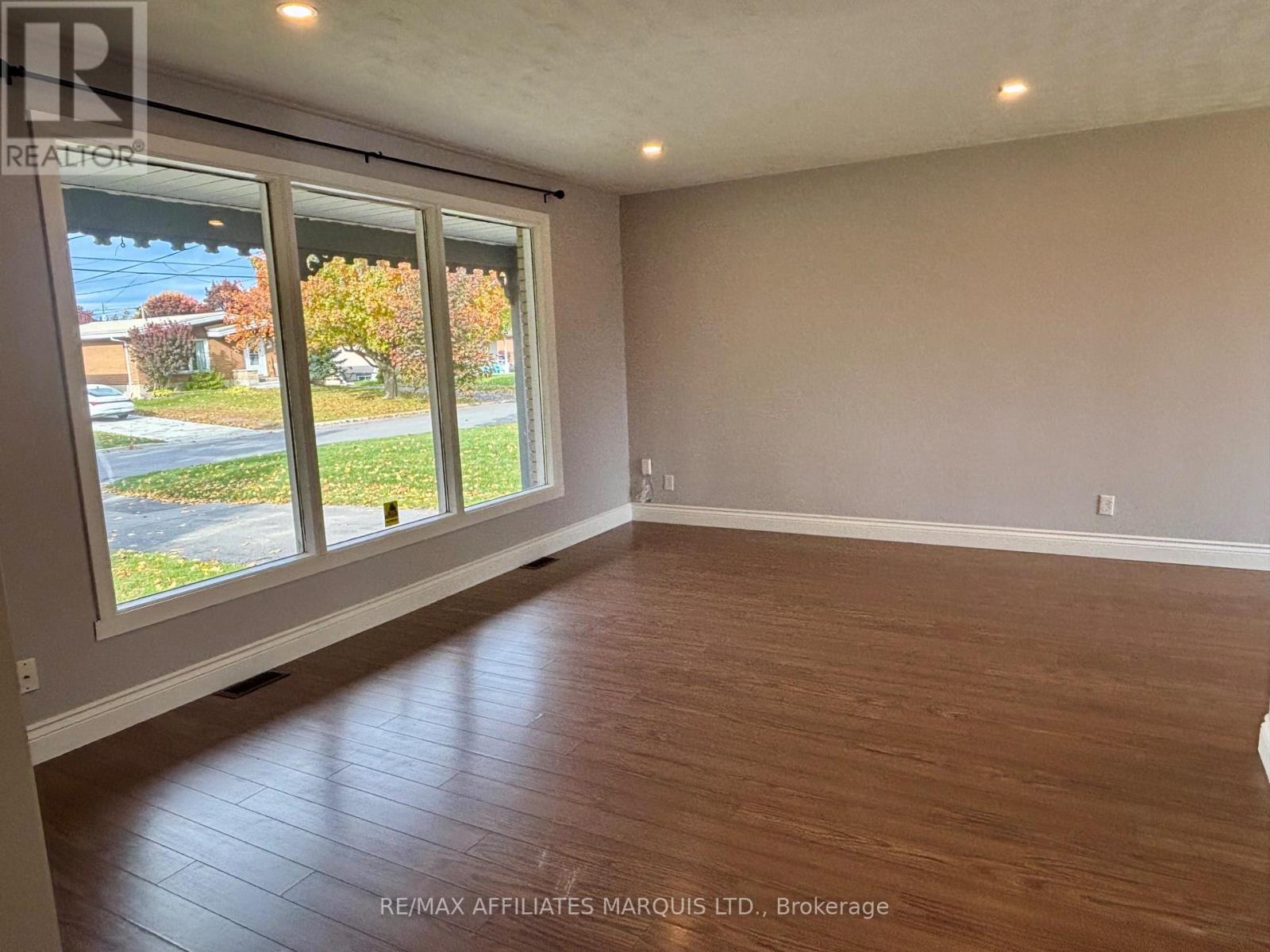 1007 Lasalle Road, Cornwall, Ontario  K6H 2W2 - Photo 9 - X12475662