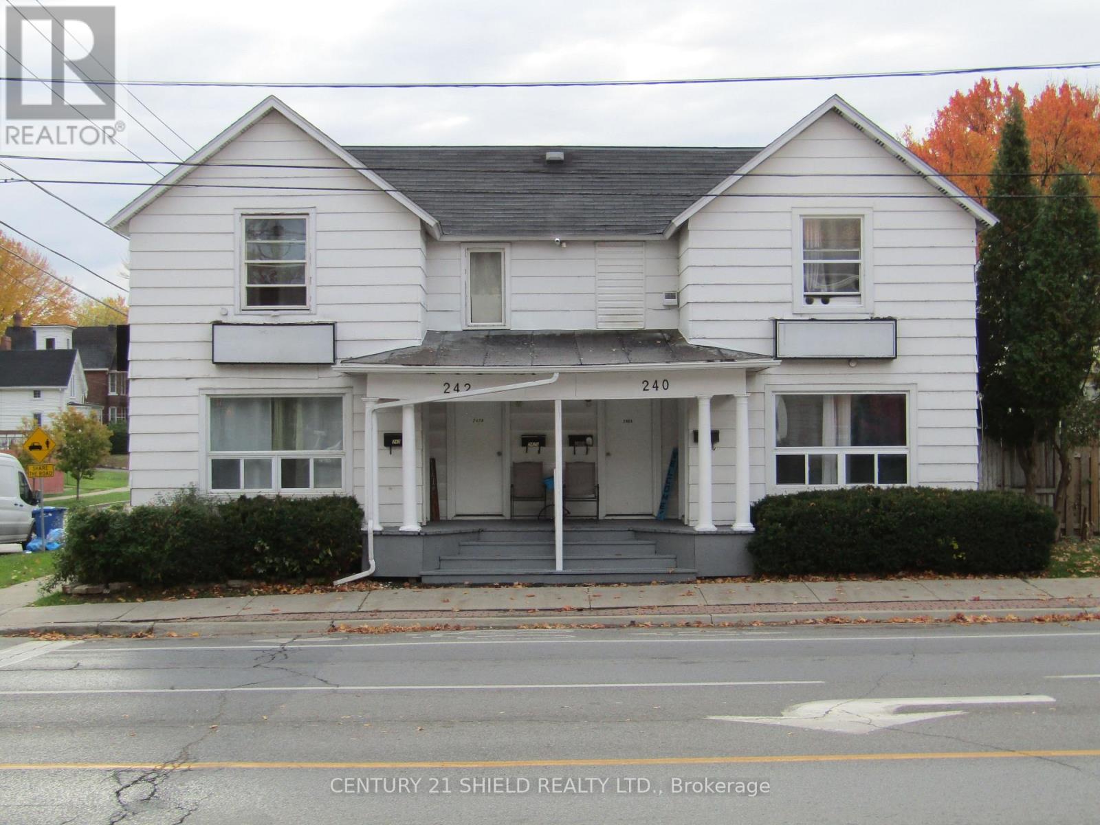 240-242 Second Street E, Cornwall, Ontario  K6H 1Y7 - Photo 2 - X12475922