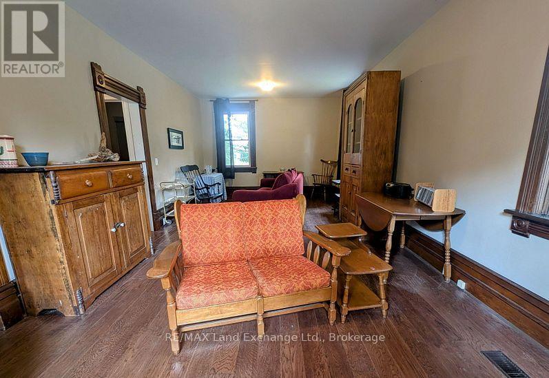 431 Coombs Street, North Huron, Ontario  N0M 1H0 - Photo 15 - X12475577