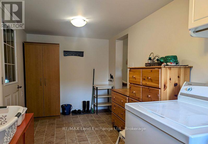 431 Coombs Street, North Huron, Ontario  N0M 1H0 - Photo 23 - X12475577