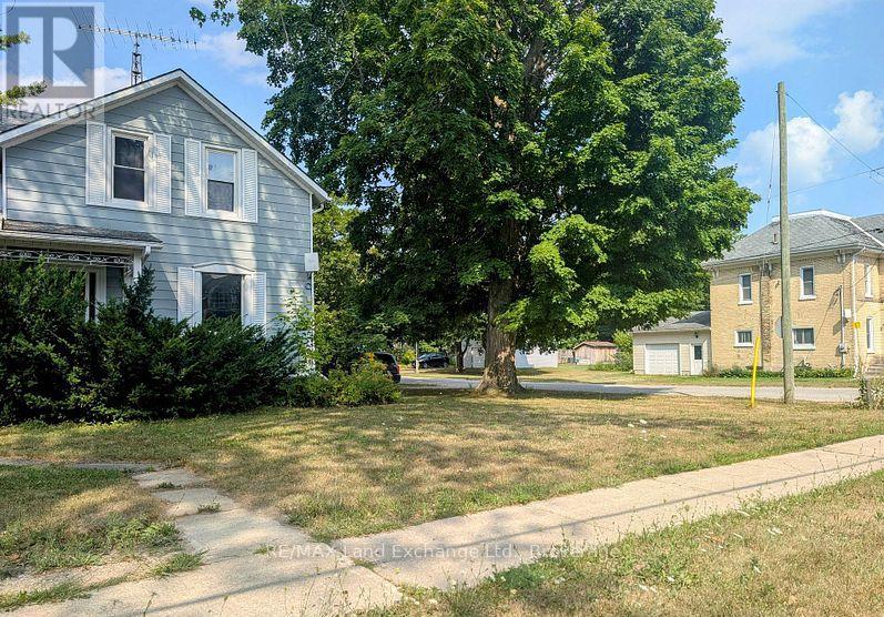 431 Coombs Street, North Huron, Ontario  N0M 1H0 - Photo 4 - X12475577