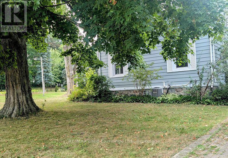 431 Coombs Street, North Huron, Ontario  N0M 1H0 - Photo 5 - X12475577