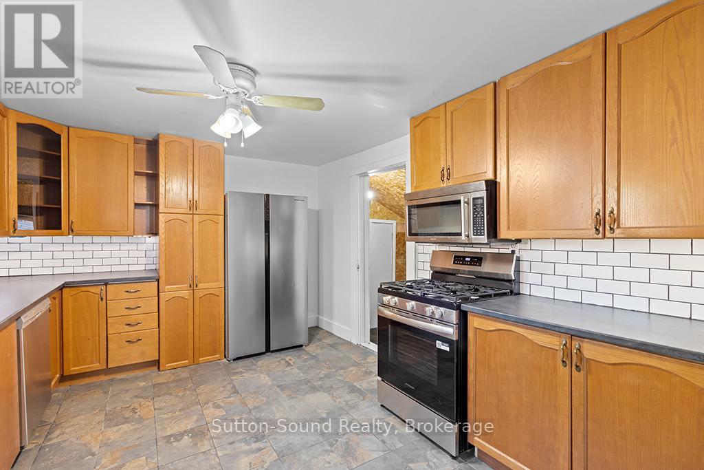 158 13th Street W, Owen Sound, Ontario  N4K 3W4 - Photo 12 - X12475578