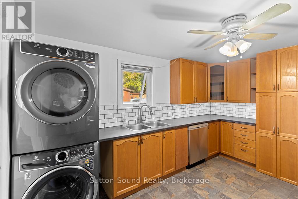 158 13th Street W, Owen Sound, Ontario  N4K 3W4 - Photo 13 - X12475578
