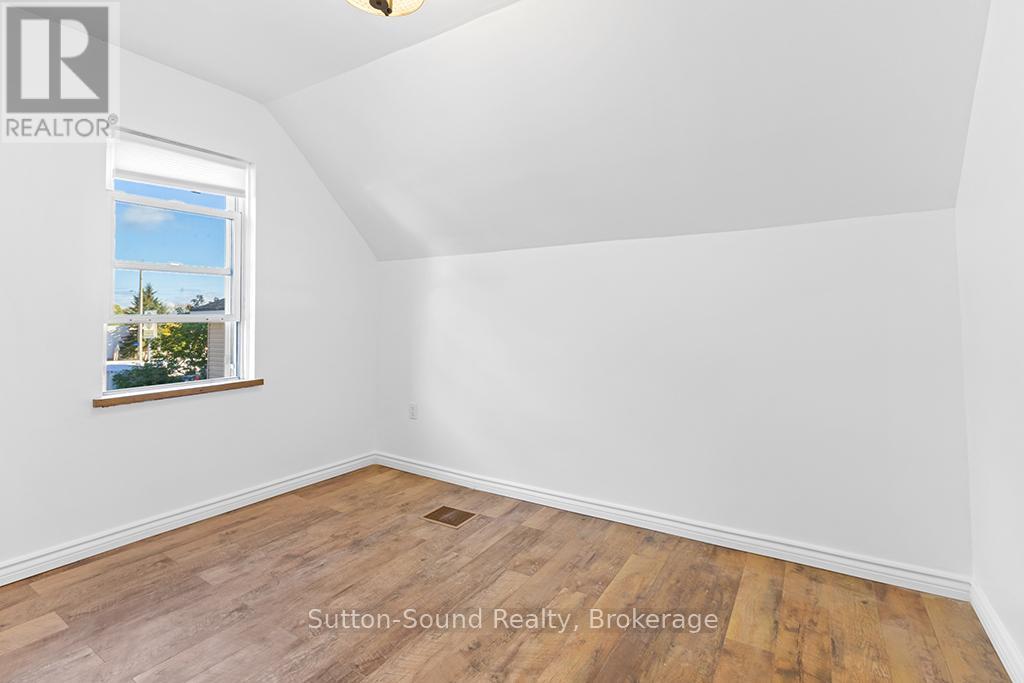 158 13th Street W, Owen Sound, Ontario  N4K 3W4 - Photo 22 - X12475578