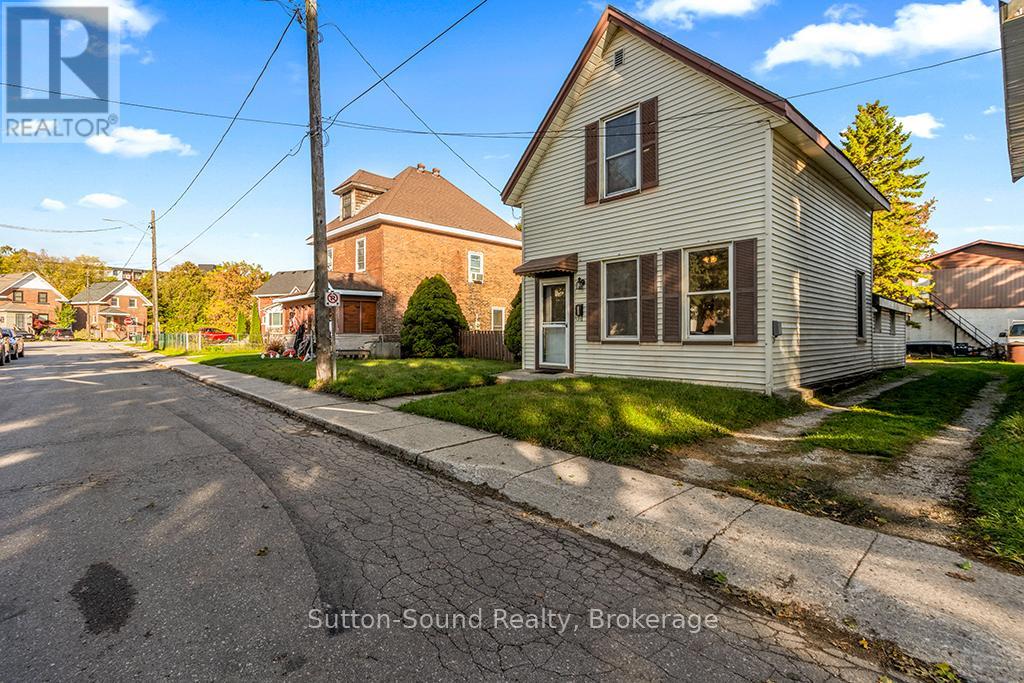 158 13th Street W, Owen Sound, Ontario  N4K 3W4 - Photo 35 - X12475578