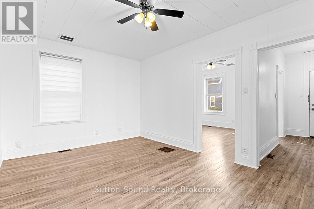 158 13th Street W, Owen Sound, Ontario  N4K 3W4 - Photo 9 - X12475578