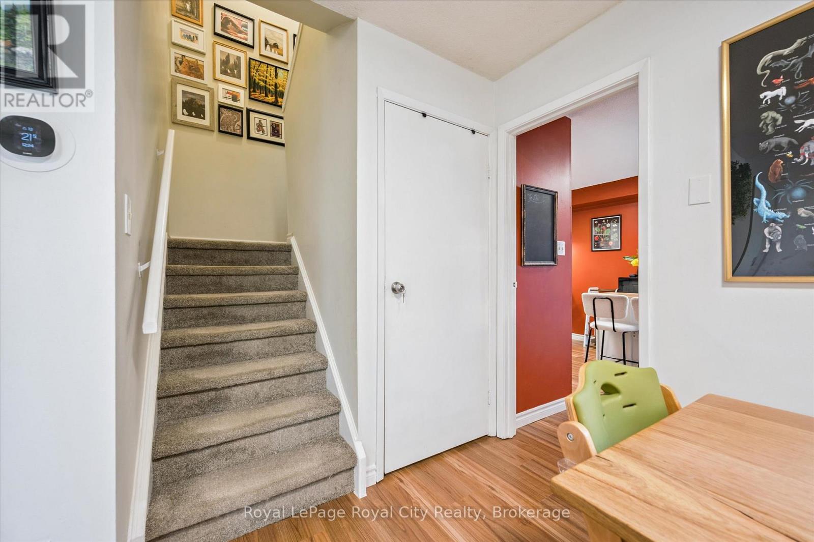406 Scottsdale Drive, Guelph (Dovercliffe Park/old University), Ontario  N1G 2Z8 - Photo 16 - X12475598