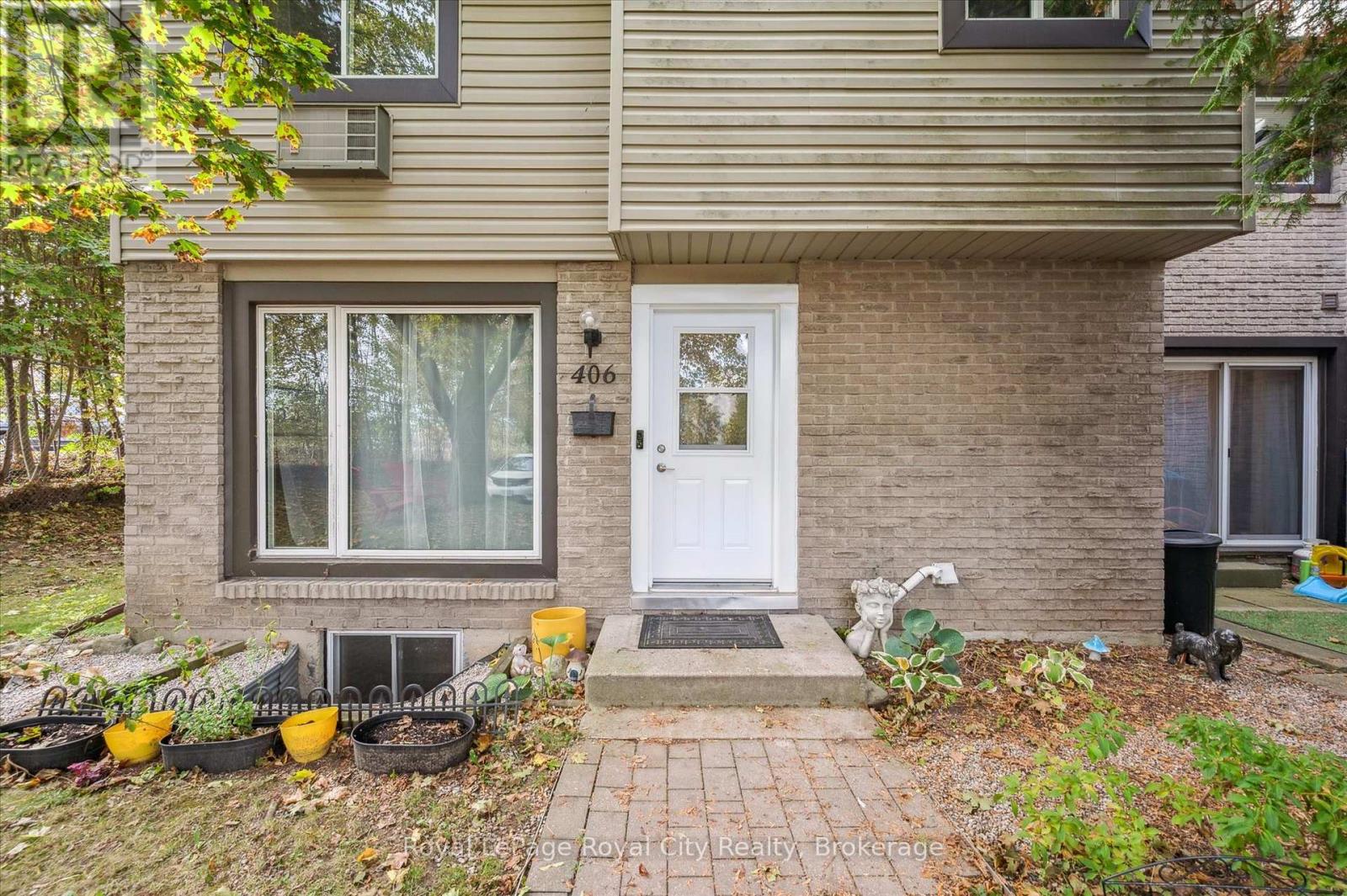 406 Scottsdale Drive, Guelph (Dovercliffe Park/old University), Ontario  N1G 2Z8 - Photo 2 - X12475598