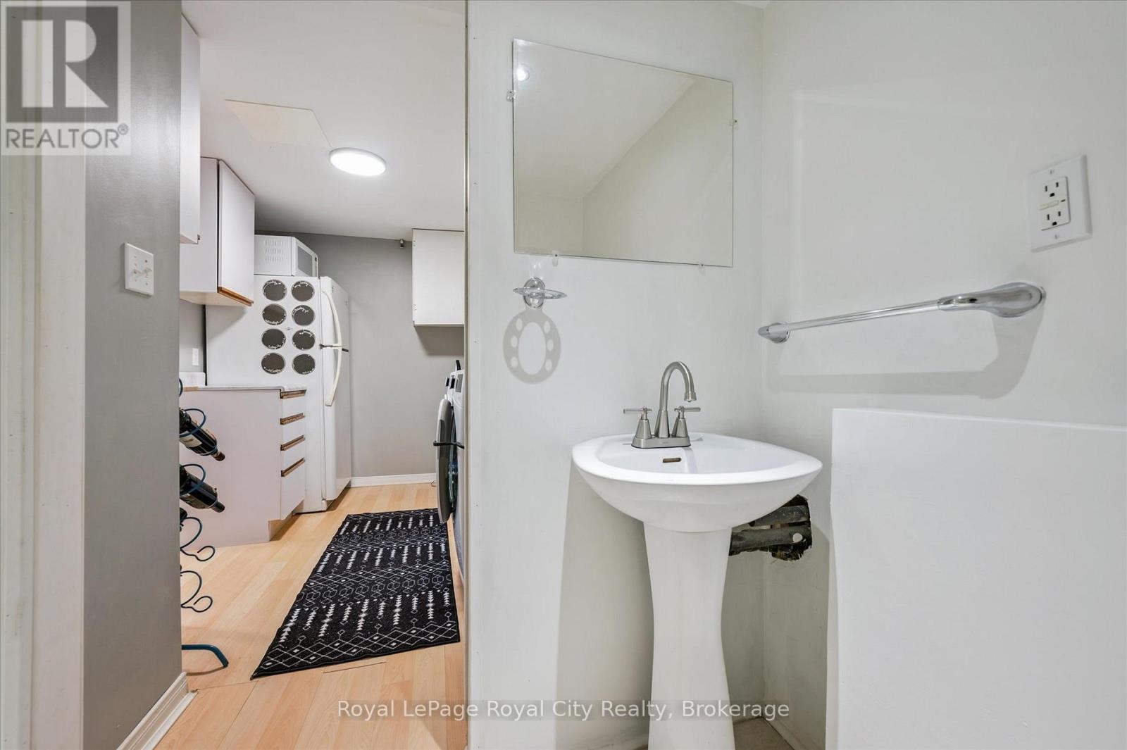 406 Scottsdale Drive, Guelph (Dovercliffe Park/old University), Ontario  N1G 2Z8 - Photo 27 - X12475598