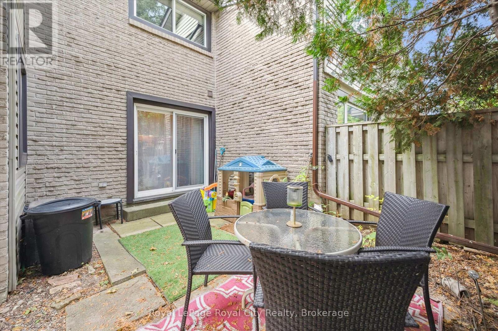 406 Scottsdale Drive, Guelph (Dovercliffe Park/old University), Ontario  N1G 2Z8 - Photo 32 - X12475598