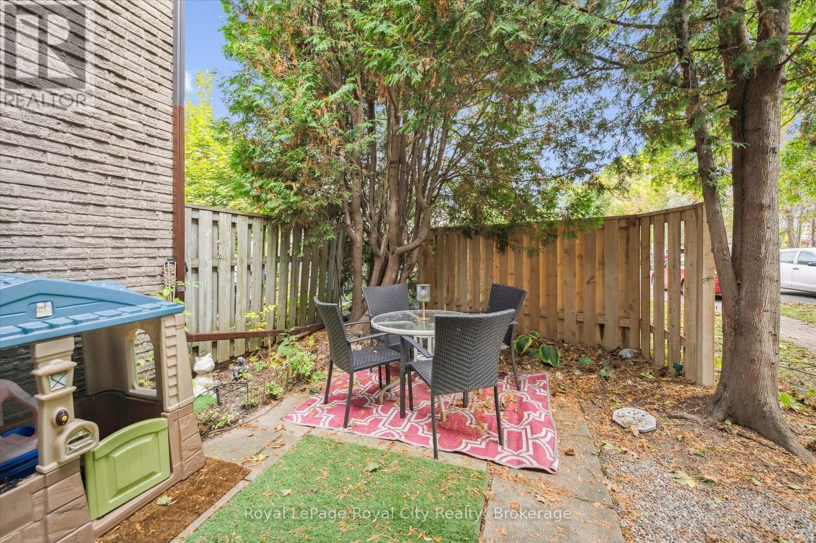 406 Scottsdale Drive, Guelph (Dovercliffe Park/old University), Ontario  N1G 2Z8 - Photo 33 - X12475598