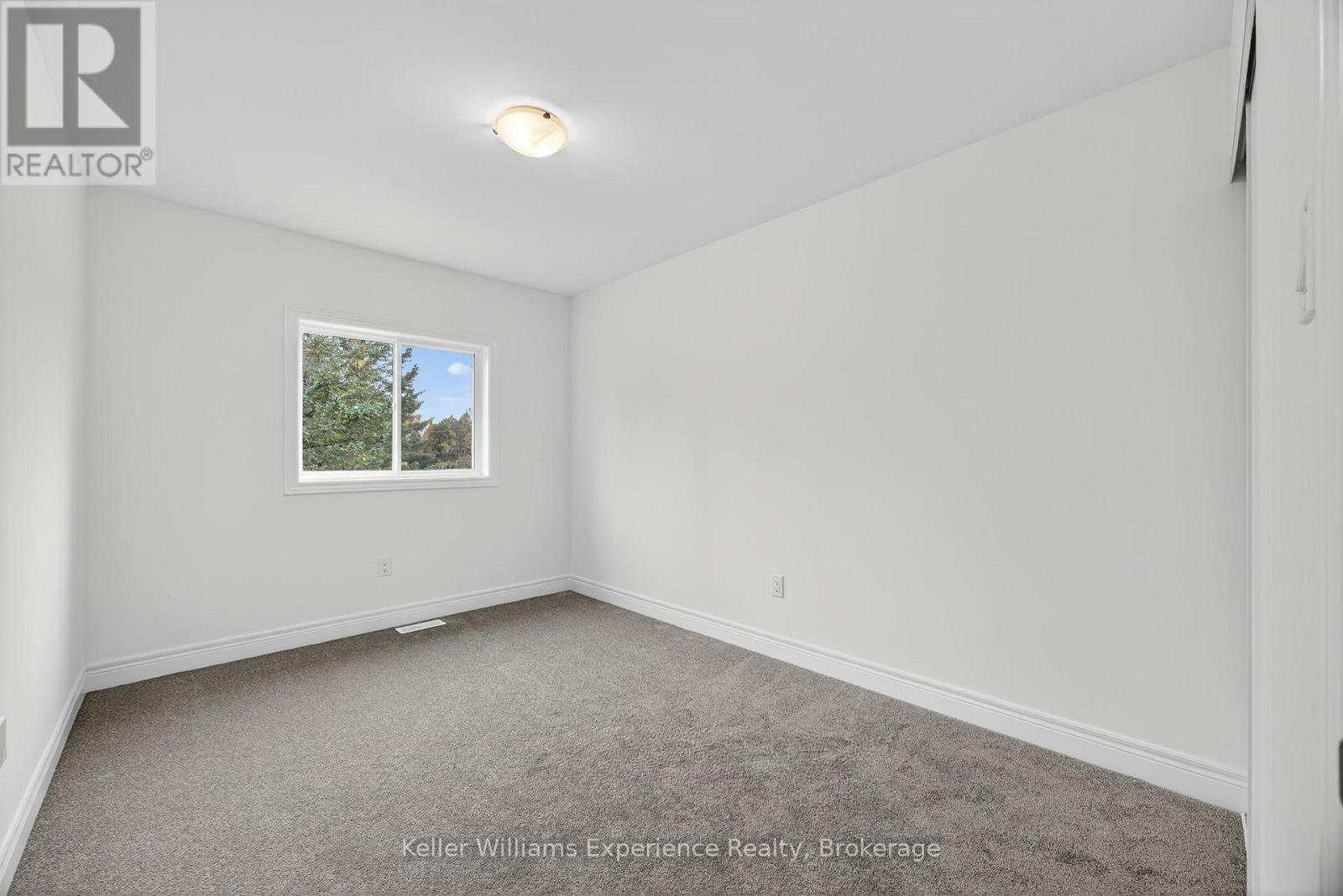 24 Mcconnell Crescent, Bracebridge (Macaulay), Ontario  P1L 0N7 - Photo 10 - X12475631