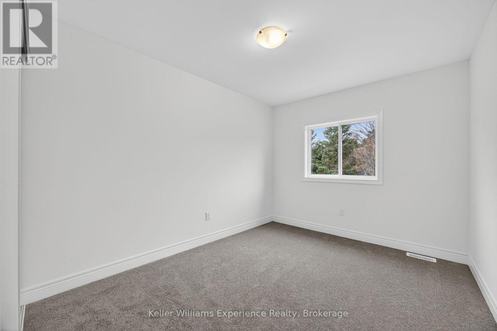 24 Mcconnell Crescent, Bracebridge (Macaulay), Ontario  P1L 0N7 - Photo 12 - X12475631