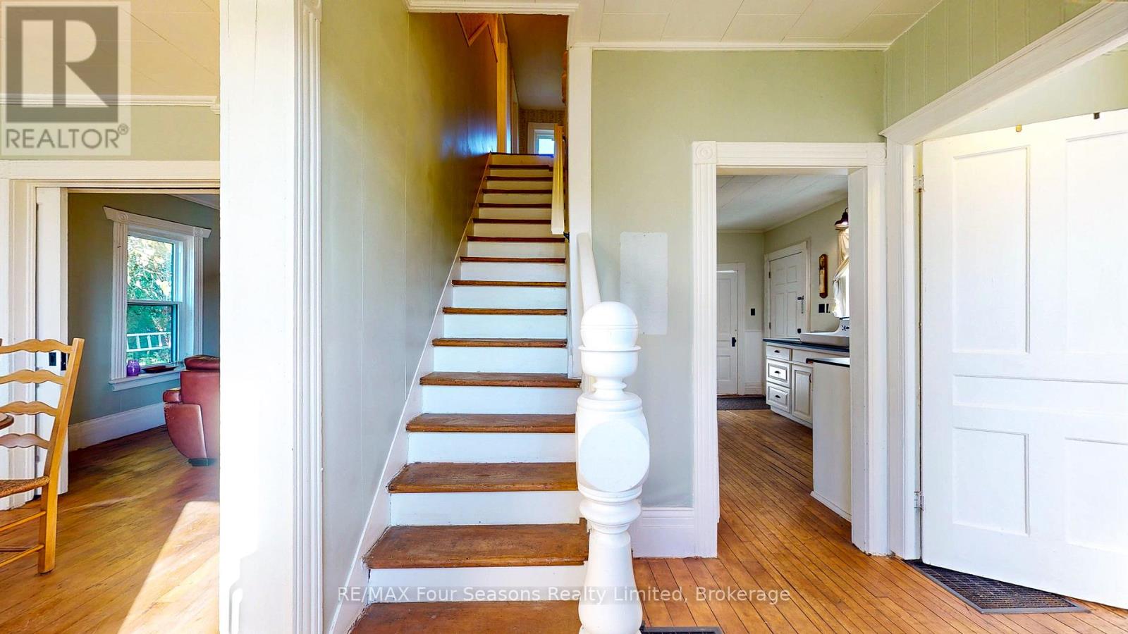 204713 26 Highway, Meaford, Ontario  N4K 5W4 - Photo 18 - X12475780