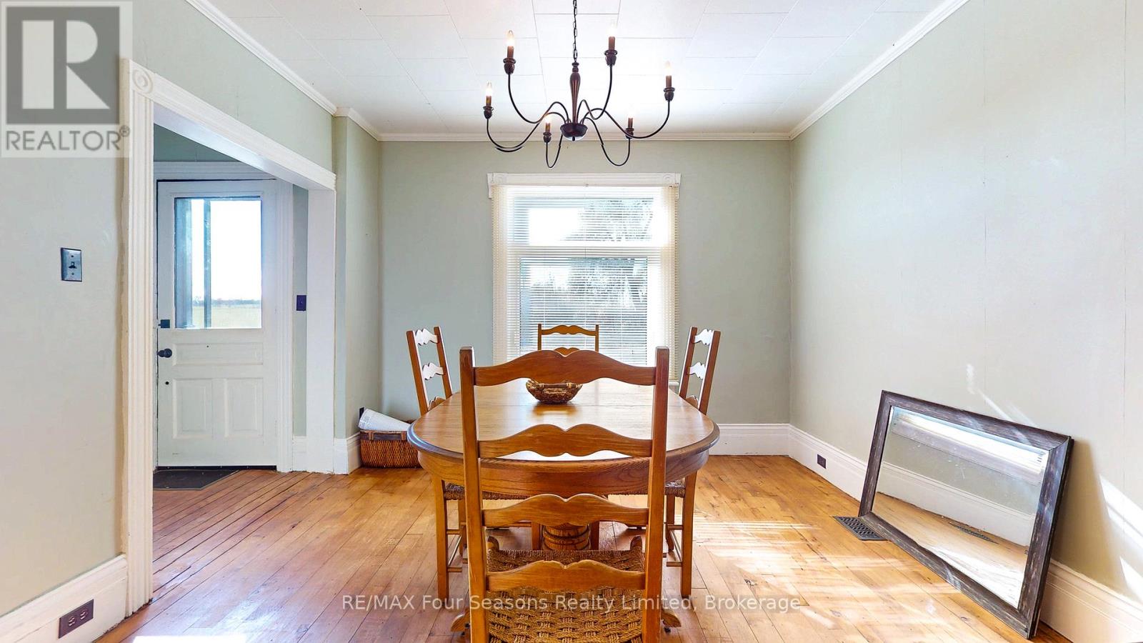 204713 26 Highway, Meaford, Ontario  N4K 5W4 - Photo 6 - X12475780
