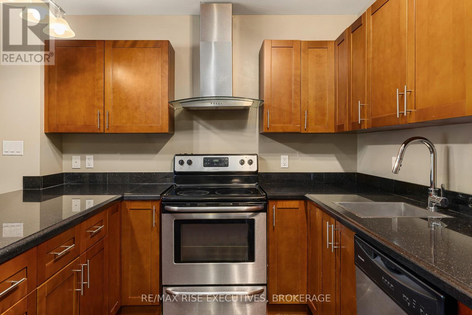 410 - 539 Armstrong Road, Kingston (East Gardiners Rd), Ontario  K7M 0C6 - Photo 10 - X12475962