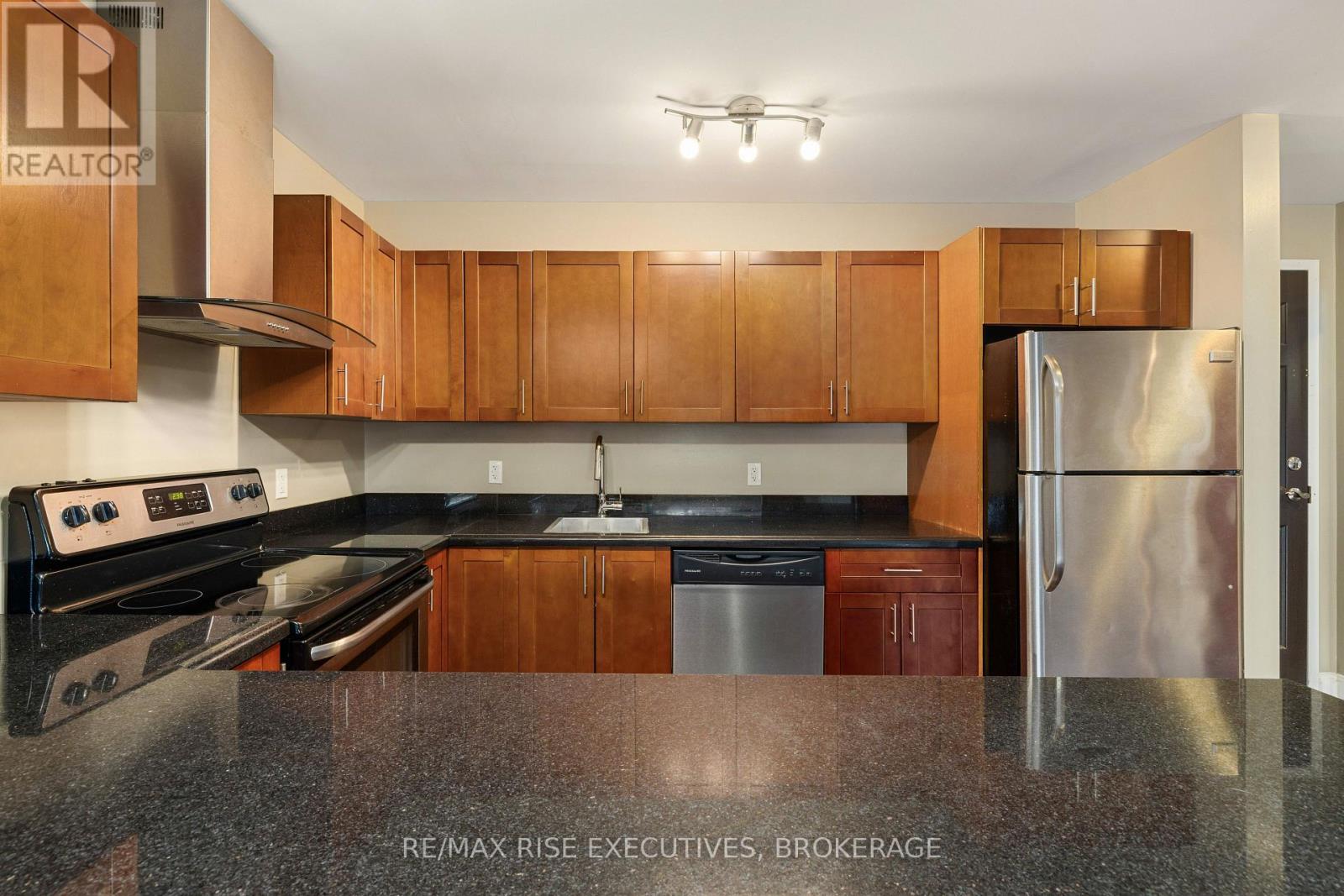 410 - 539 Armstrong Road, Kingston (East Gardiners Rd), Ontario  K7M 0C6 - Photo 11 - X12475962