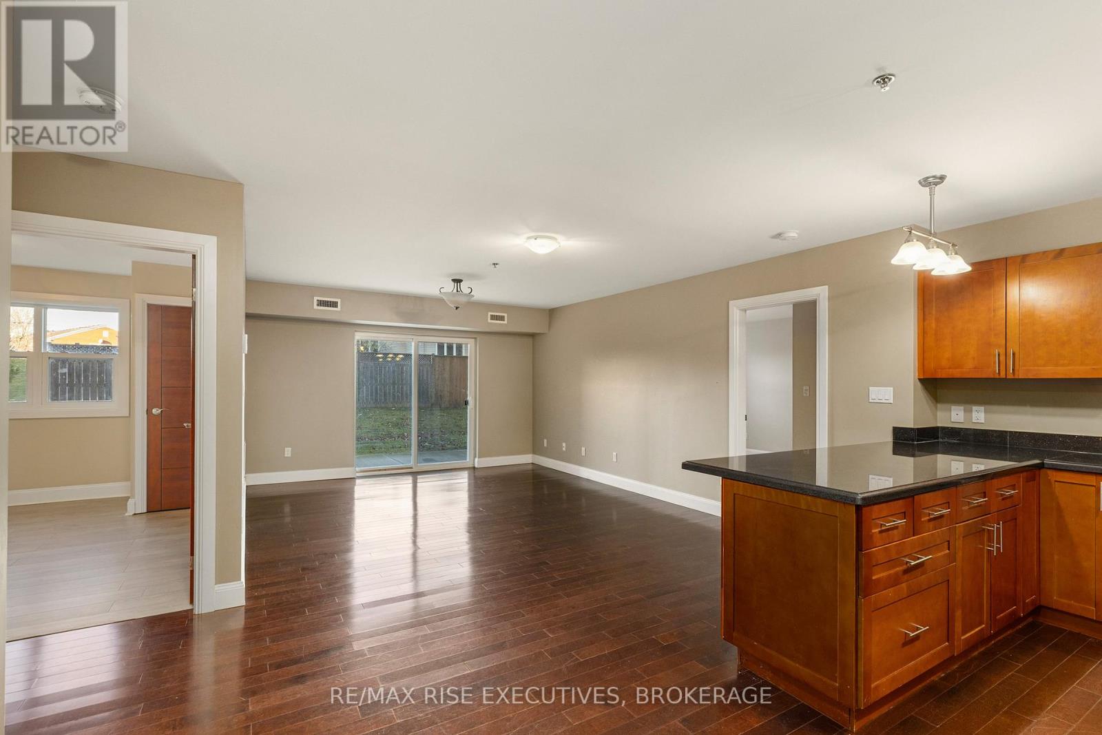 410 - 539 Armstrong Road, Kingston (East Gardiners Rd), Ontario  K7M 0C6 - Photo 12 - X12475962