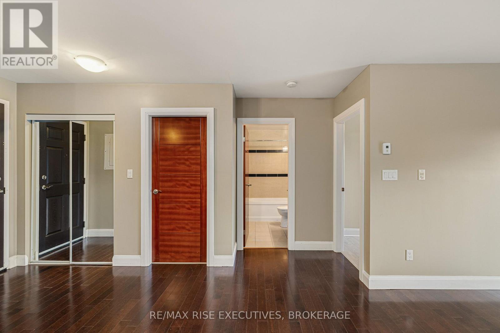 410 - 539 Armstrong Road, Kingston (East Gardiners Rd), Ontario  K7M 0C6 - Photo 16 - X12475962