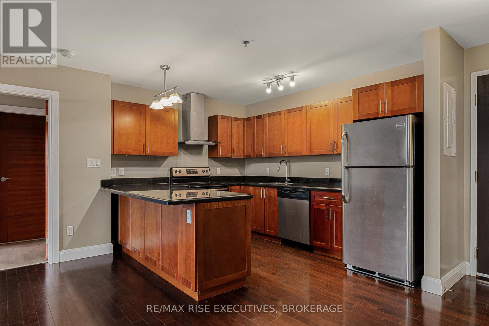 410 - 539 Armstrong Road, Kingston (East Gardiners Rd), Ontario  K7M 0C6 - Photo 6 - X12475962