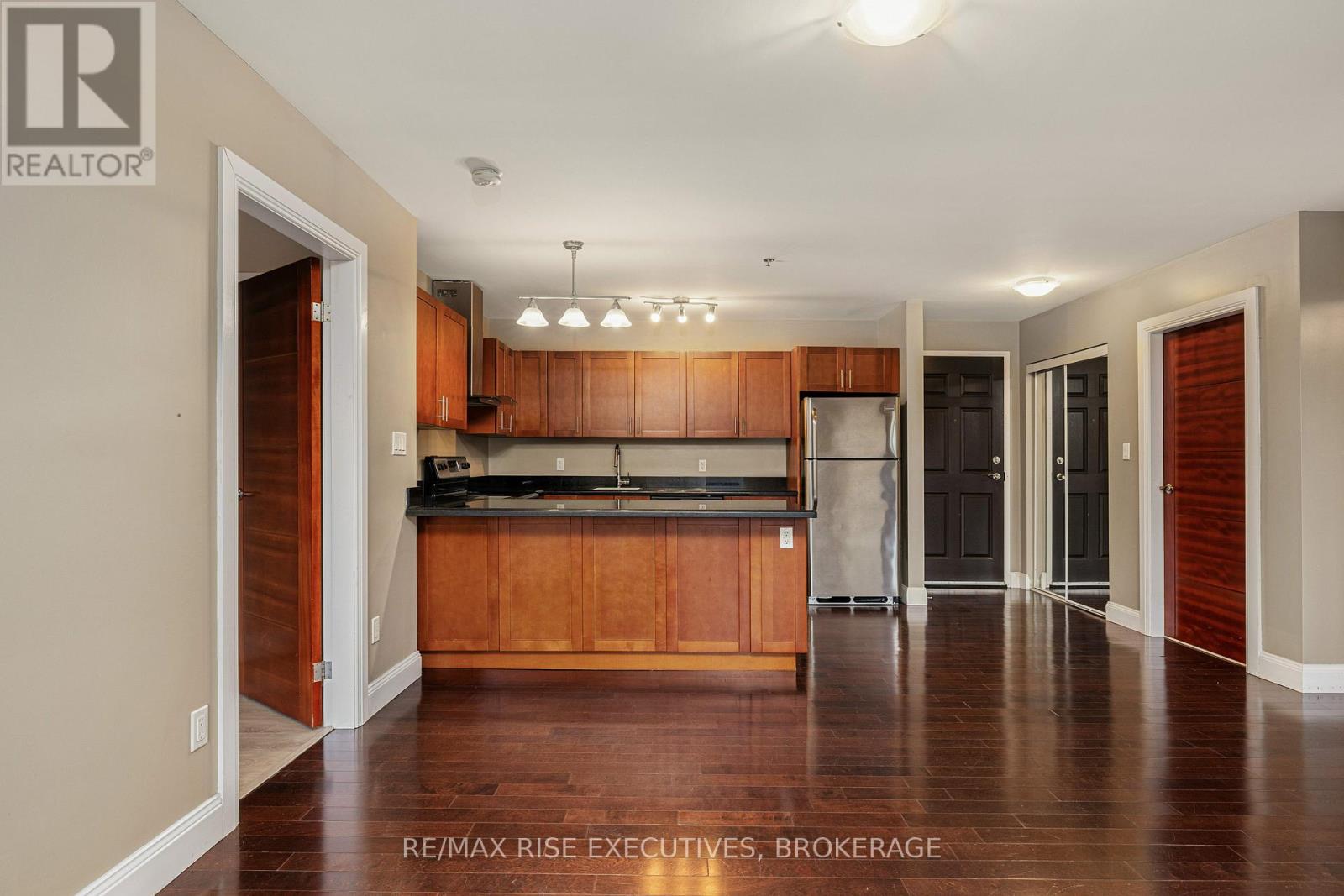 410 - 539 Armstrong Road, Kingston (East Gardiners Rd), Ontario  K7M 0C6 - Photo 7 - X12475962