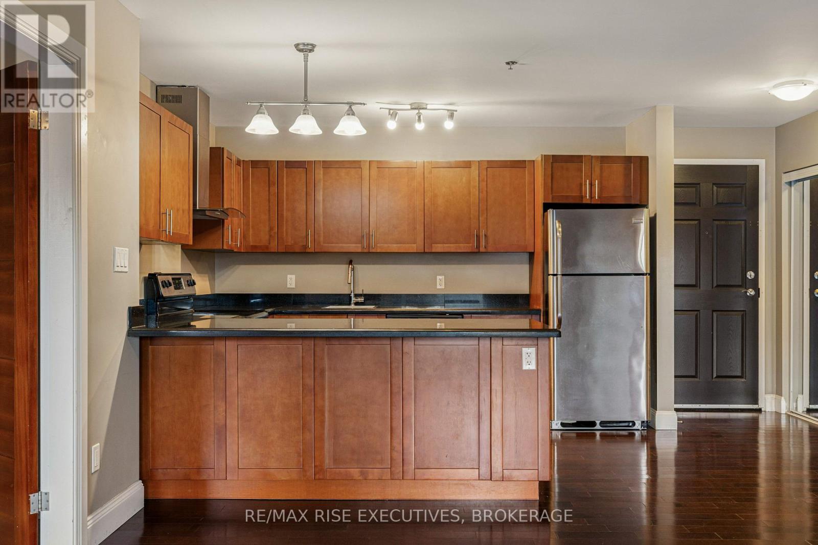 410 - 539 Armstrong Road, Kingston (East Gardiners Rd), Ontario  K7M 0C6 - Photo 8 - X12475962