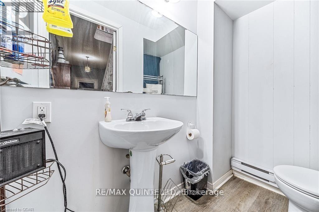 58 Avondale Road, Belleville (Belleville Ward), Ontario  K8P 4G3 - Photo 11 - X12475564