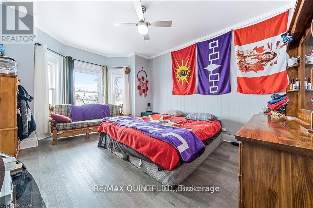 58 Avondale Road, Belleville (Belleville Ward), Ontario  K8P 4G3 - Photo 12 - X12475564