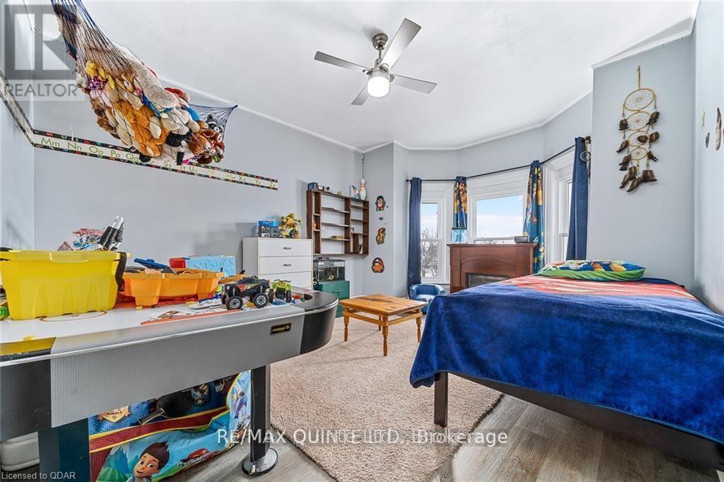 58 Avondale Road, Belleville (Belleville Ward), Ontario  K8P 4G3 - Photo 14 - X12475564