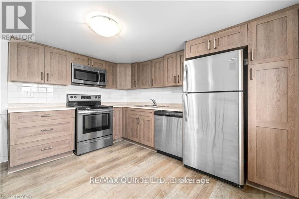 58 Avondale Road, Belleville (Belleville Ward), Ontario  K8P 4G3 - Photo 26 - X12475564