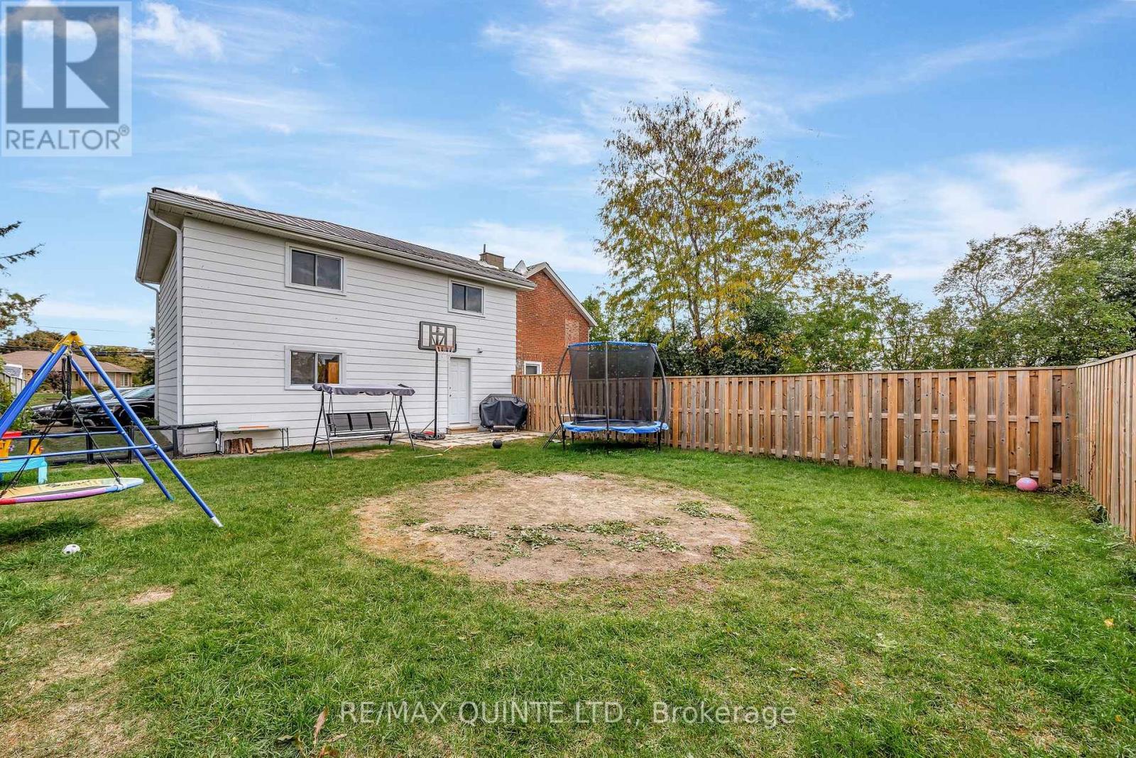 58 Avondale Road, Belleville (Belleville Ward), Ontario  K8P 4G3 - Photo 32 - X12475564