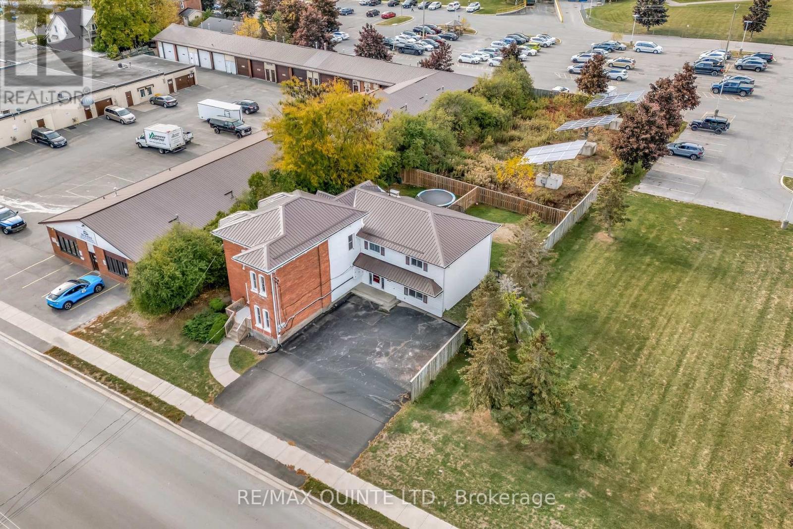 58 Avondale Road, Belleville (Belleville Ward), Ontario  K8P 4G3 - Photo 38 - X12475564