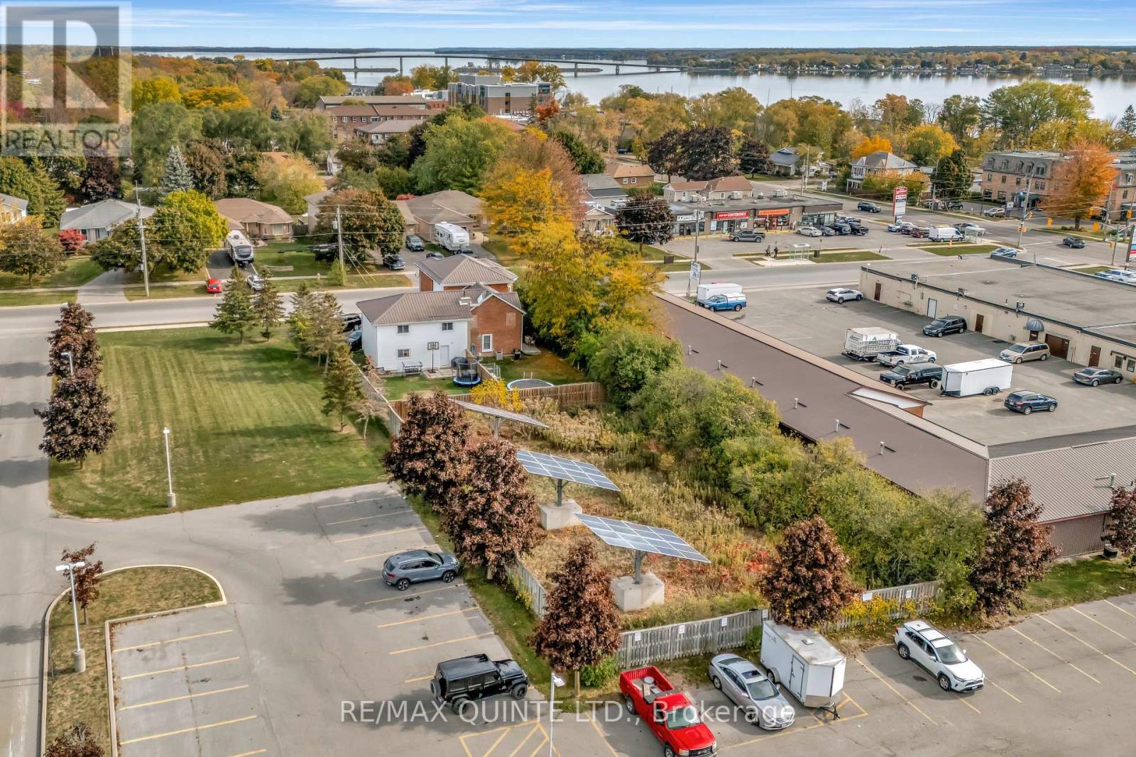 58 Avondale Road, Belleville (Belleville Ward), Ontario  K8P 4G3 - Photo 4 - X12475564