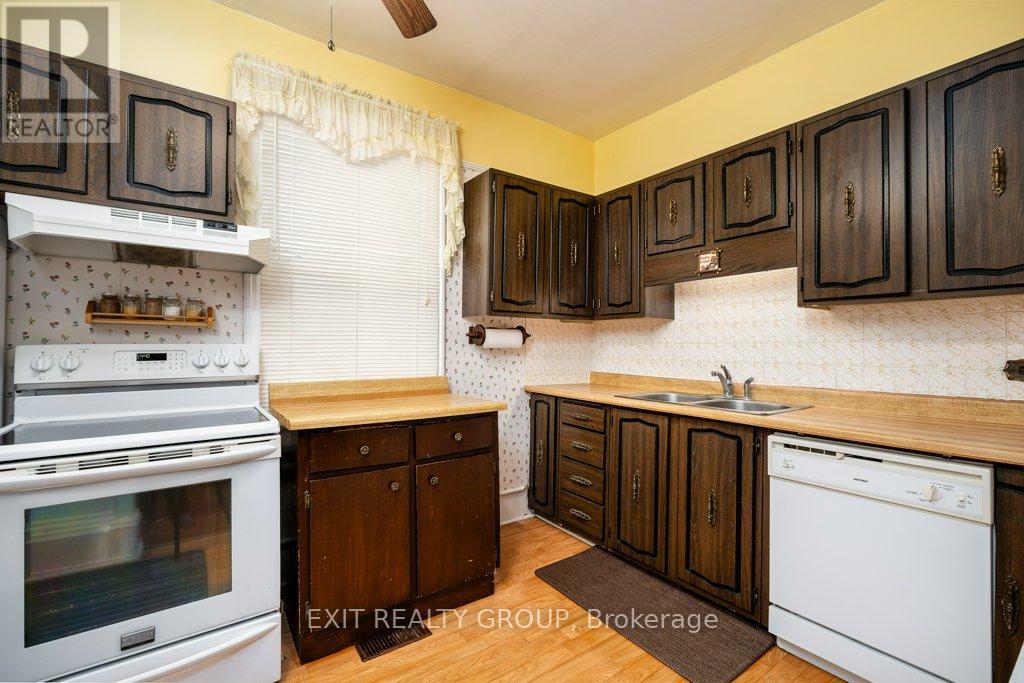 101 River Street E, Tweed (Tweed (Village)), Ontario  K0K 3J0 - Photo 11 - X12475685