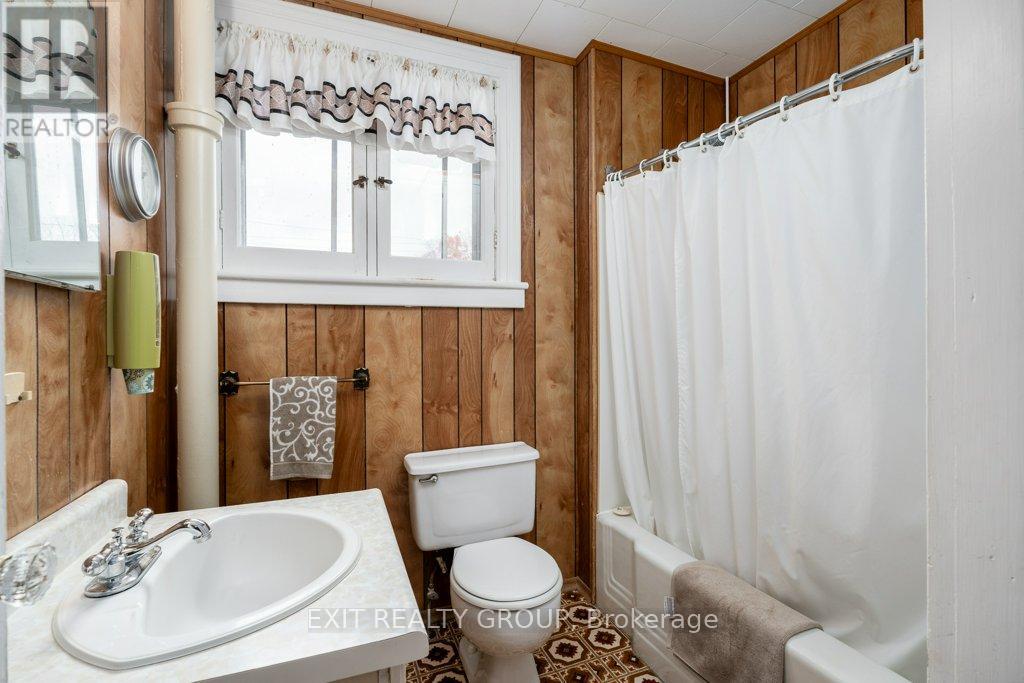 101 River Street E, Tweed (Tweed (Village)), Ontario  K0K 3J0 - Photo 27 - X12475685