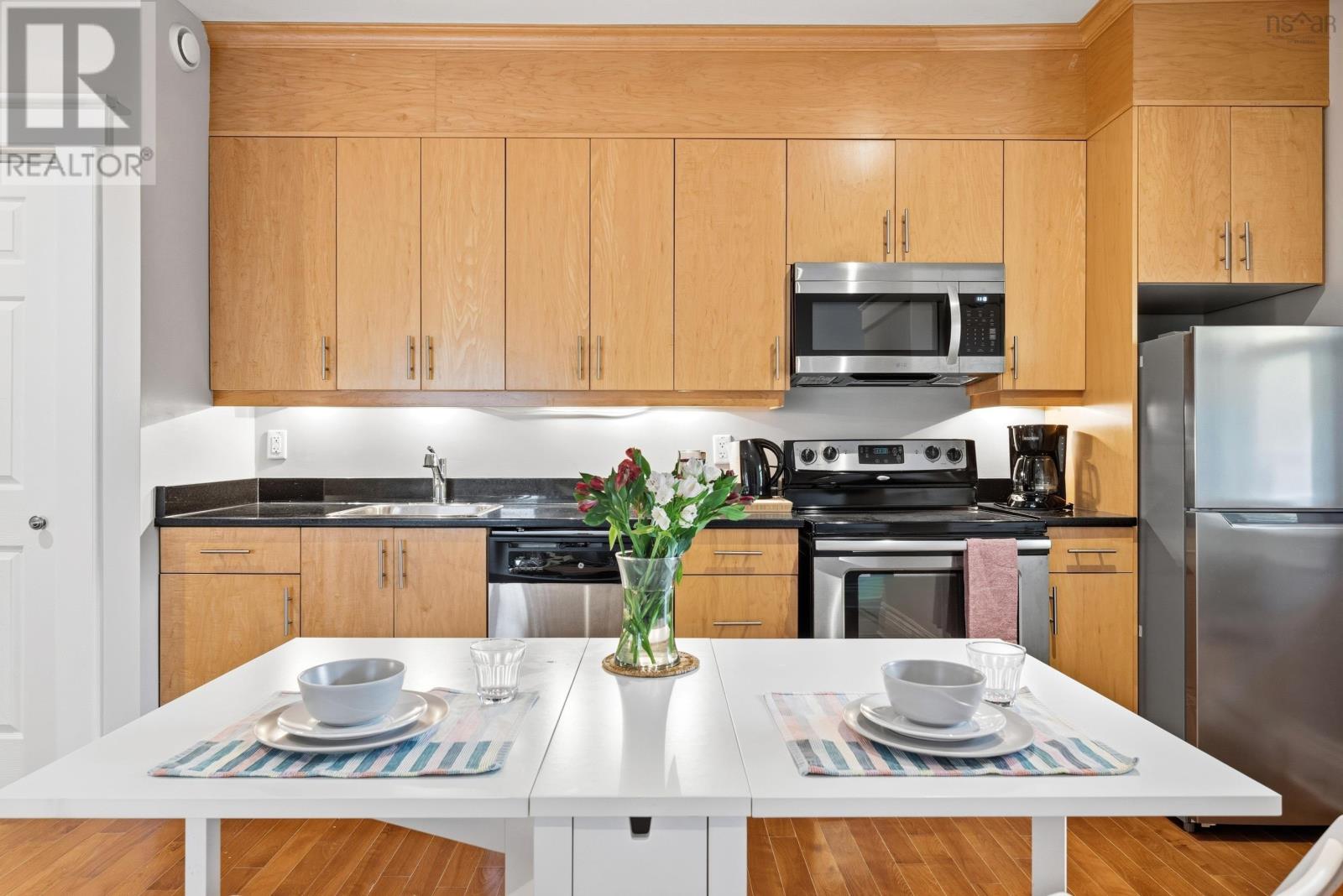 5 1036 Bland Street, Halifax, Nova Scotia  B3H 2S8 - Photo 4 - 202526253