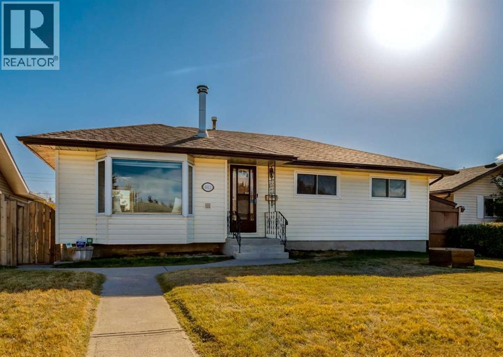 4611 Fortune Road Se, Calgary, Alberta  T2A 2A7 - Photo 2 - A2263158