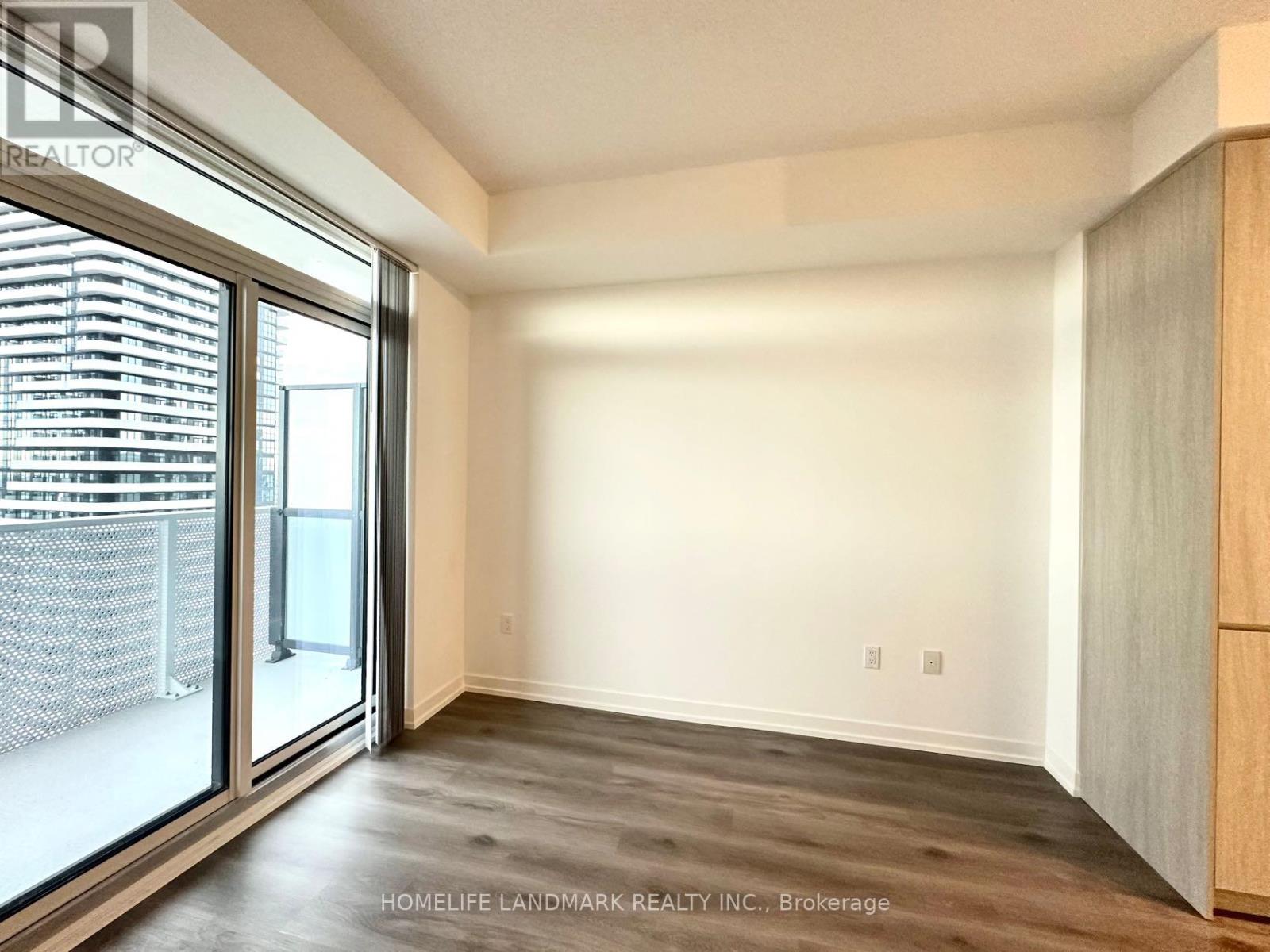 3815 - 28 Interchange Way, Vaughan, Ontario  L4K 0P8 - Photo 11 - N12475324