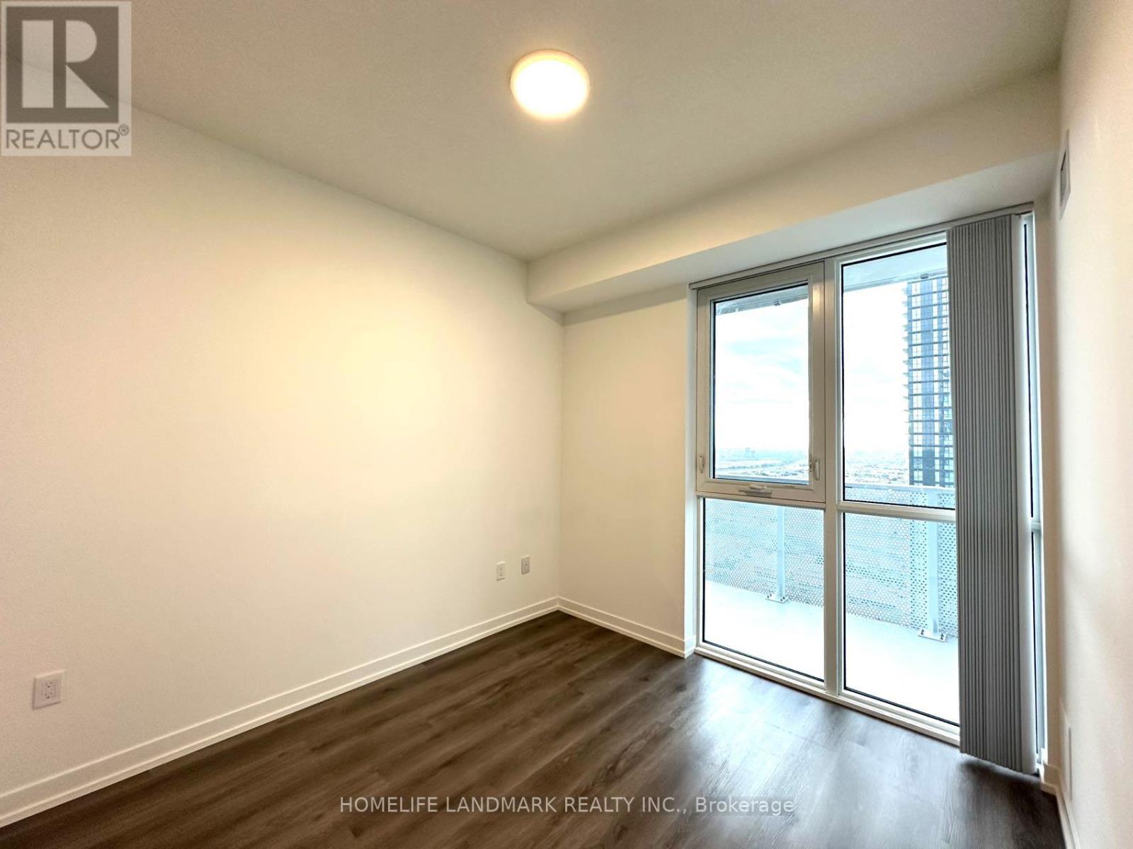 3815 - 28 Interchange Way, Vaughan, Ontario  L4K 0P8 - Photo 13 - N12475324