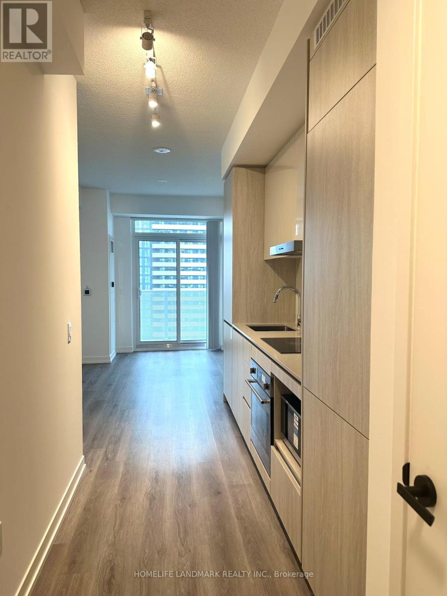 3815 - 28 Interchange Way, Vaughan, Ontario  L4K 0P8 - Photo 7 - N12475324