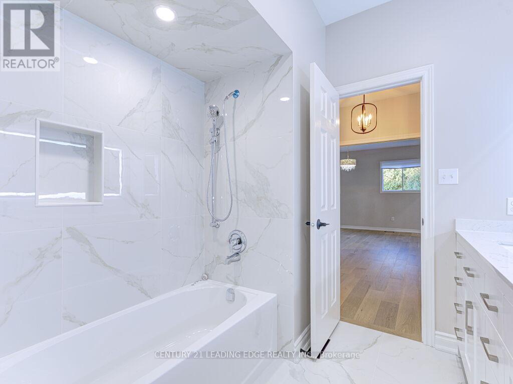 52 Sabiston Drive, Markham, Ontario  L3R 2B5 - Photo 38 - N12475371