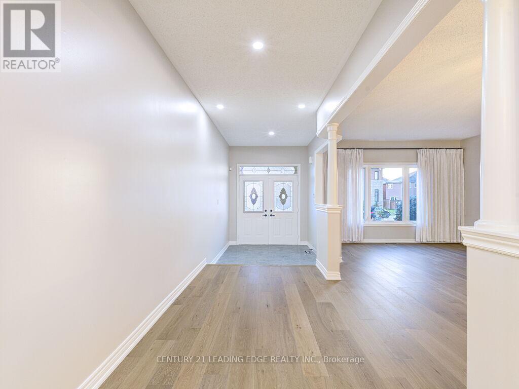 52 Sabiston Drive, Markham, Ontario  L3R 2B5 - Photo 4 - N12475371