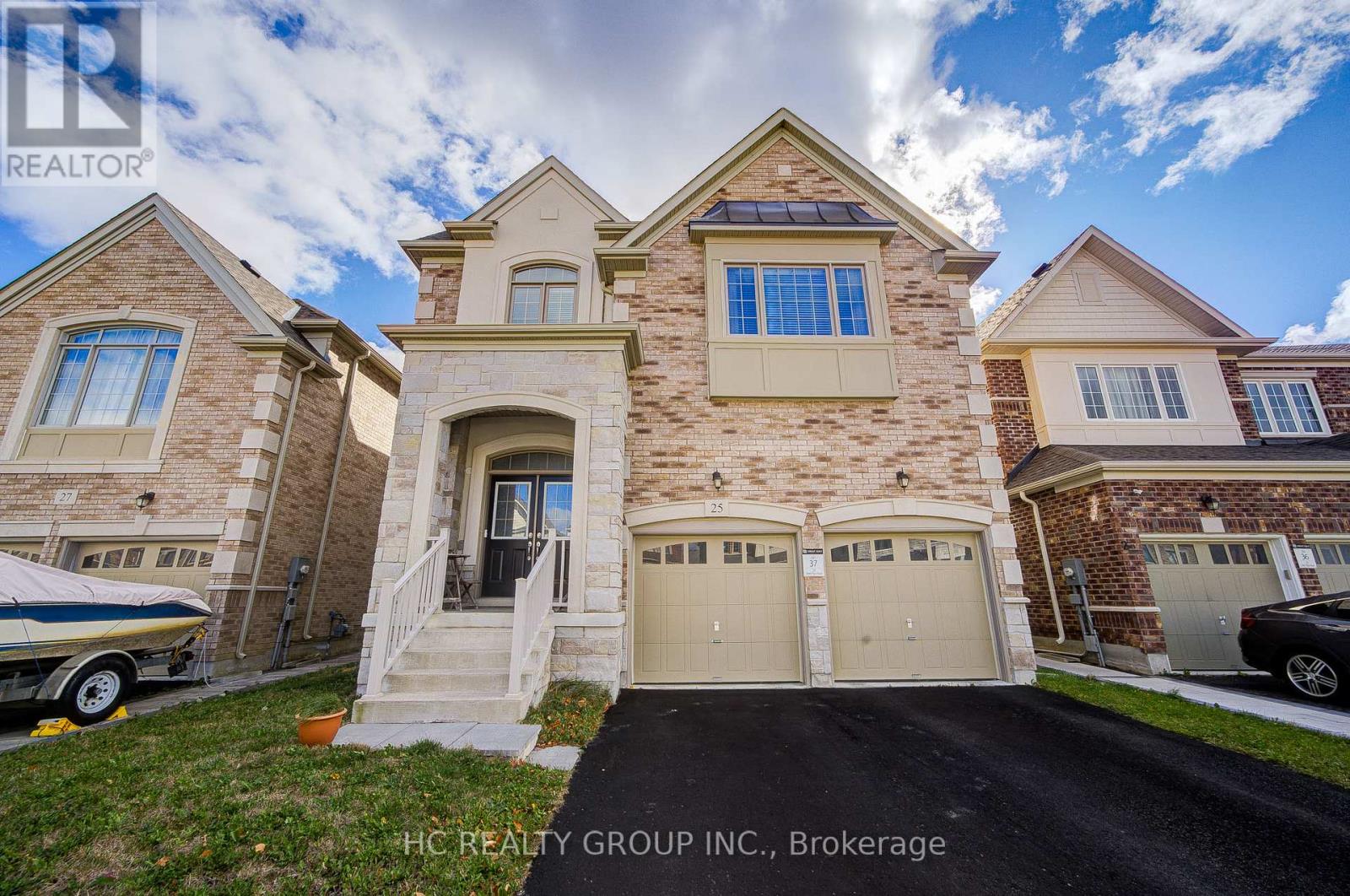25 Deer Pass Road, East Gwillimbury, Ontario  L9N 0L6 - Photo 1 - N12475380
